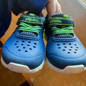 Toddler light up sneakers size 8